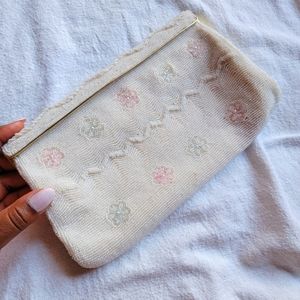 Vintage 1950s Cream Beaded Flower Clutch